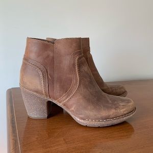Clark’s Artisan Brown Leather Booties